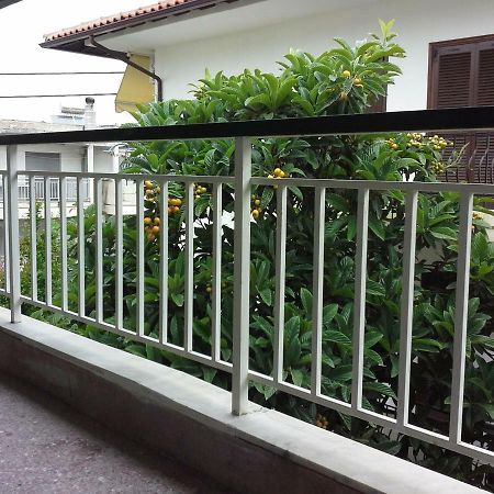 Gala Apartment Nea Poteidaia Exterior photo
